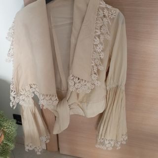 Blusa vintage beige pizzo, adatta x sfilate 