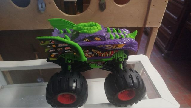 Monster Truck Drago Viola