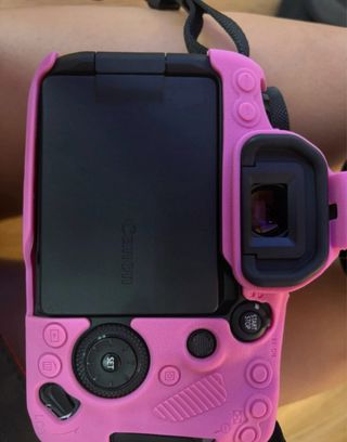 Cámara Canon EOS 90D rosa