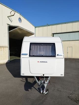 Caravana Adrià 400DK. 2022