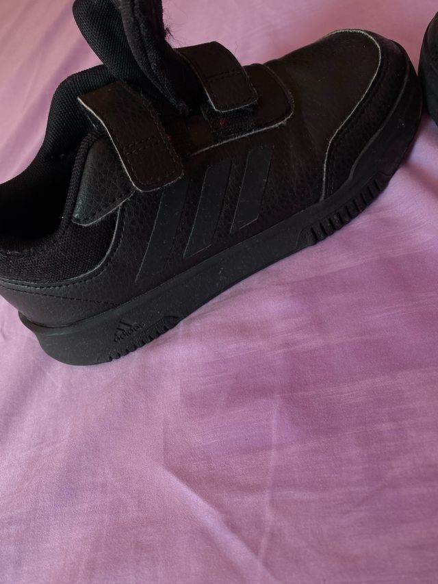 Zapatillas Adidas Tensaur Velcro talla 32 