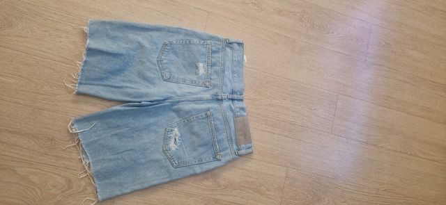 Bermudas Bershka - Vaqueros rotos
