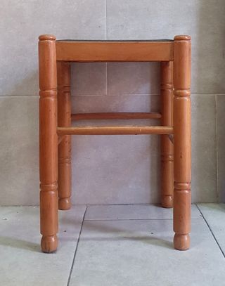 Taburete madera marrón