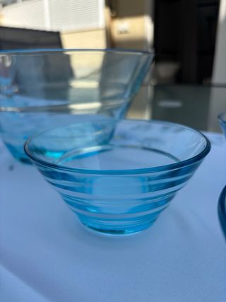 Vajilla azul de cristal