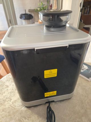 Cafetera CECOTEC con molinillo