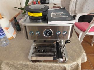 Cafetera CECOTEC con molinillo