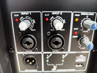 Altavoz Behringer activo autoamplificado 1000W