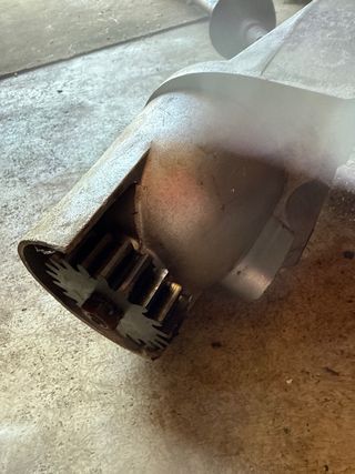 Bomba hidráulica Ebro antigua