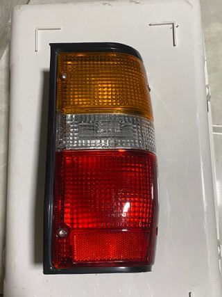 Piloto Trasero Mitsubishi L200 87