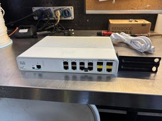 Switch cisco modelo WS-C2960C-8TC-L
