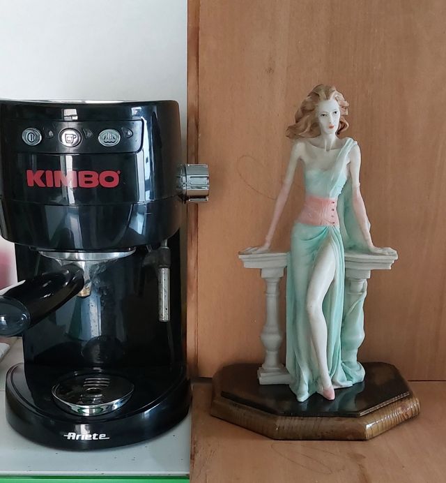 Statua Donna Elegante Vittorio Tessaro anni 80