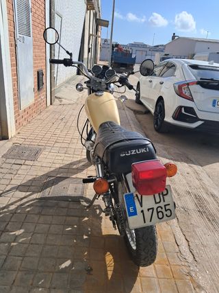 Suzuki GN250 Customizada