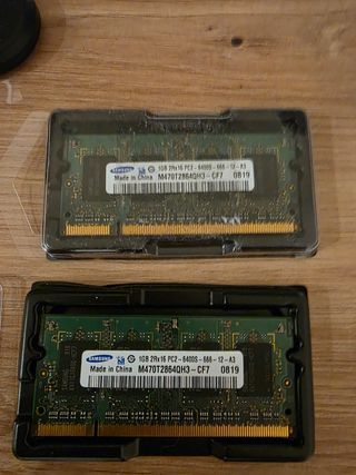 Varias Memorias RAM 1Gb