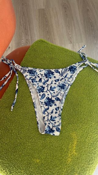 Tanga bikini azul - flores