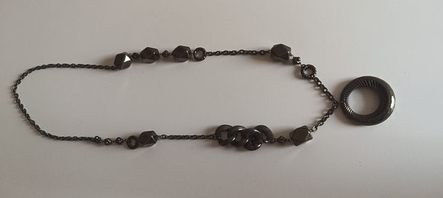 Collares y pulseras bisutería