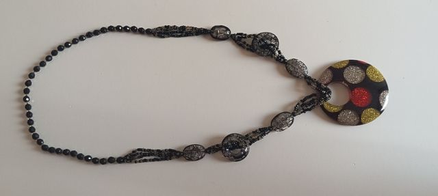 Collares y pulseras bisutería