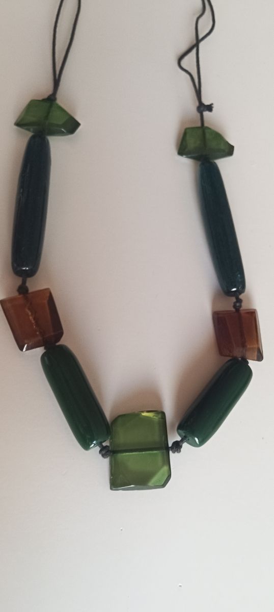 Collares y pulseras bisutería