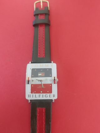 Relógio Tommy Hilfiger - Preto e Vermelho