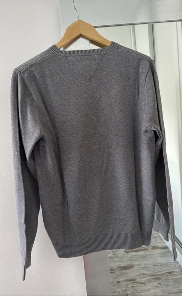 Suéter Tommy Hilfiger Gris
