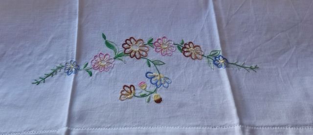Asciugamani ricamo floreale