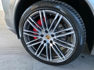 Porsche Cayenne TURBO  520CV 2015
