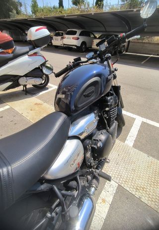 Triumph Legend TT 900 (2000)