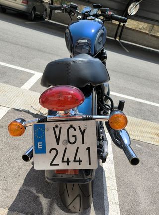 Triumph Legend TT 900 (2000)