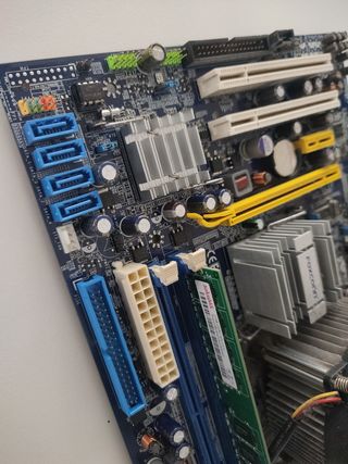 Placa base Foxconn - PC OKI