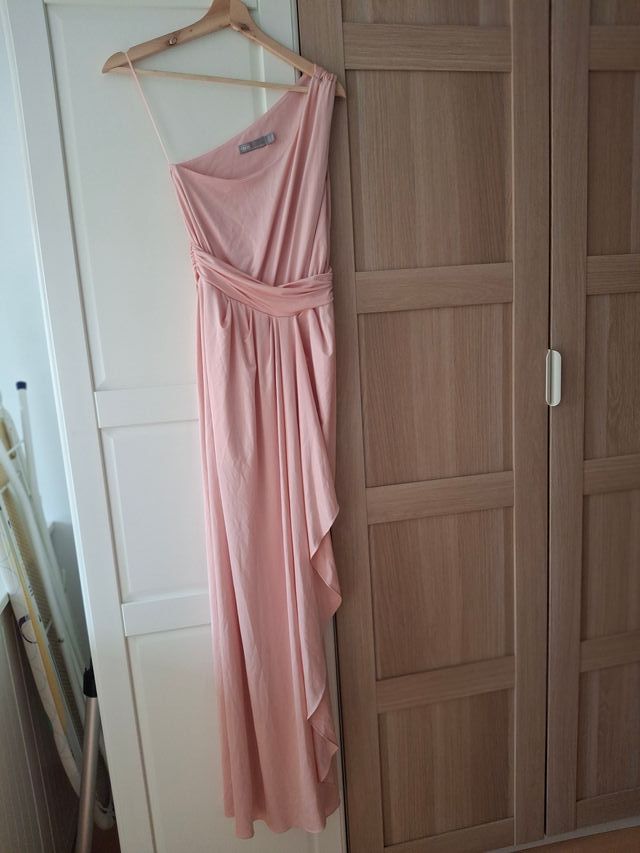 Vestido rosa asimétrico