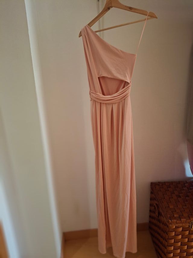 Vestido rosa asimétrico