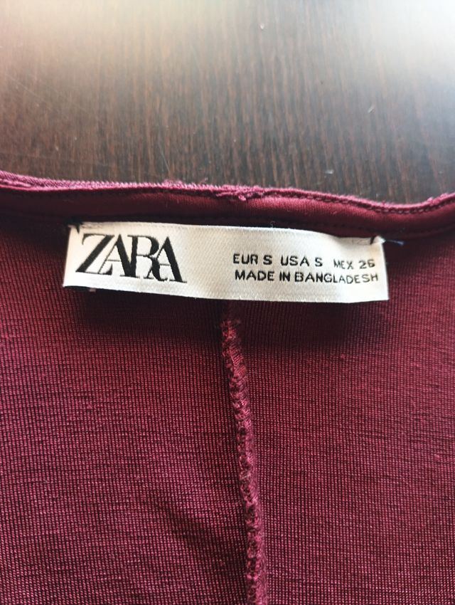 Camiseta Zara granate talla S