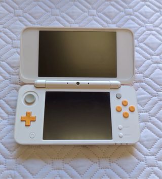Nintendo 2DS XL Blanco/Naranja