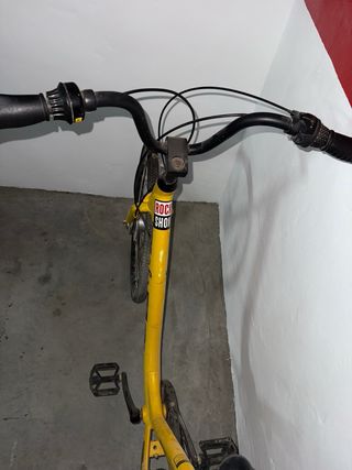 Bicicleta OfO - Ruedas macizas
