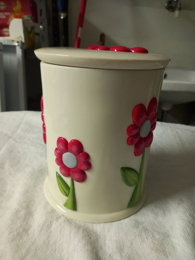 Barattolo Ceramica Fiori Rossi Gallina