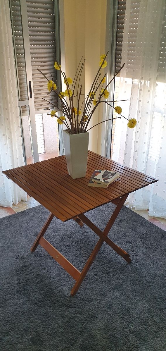Mesa plegable madera ( buena calidad)