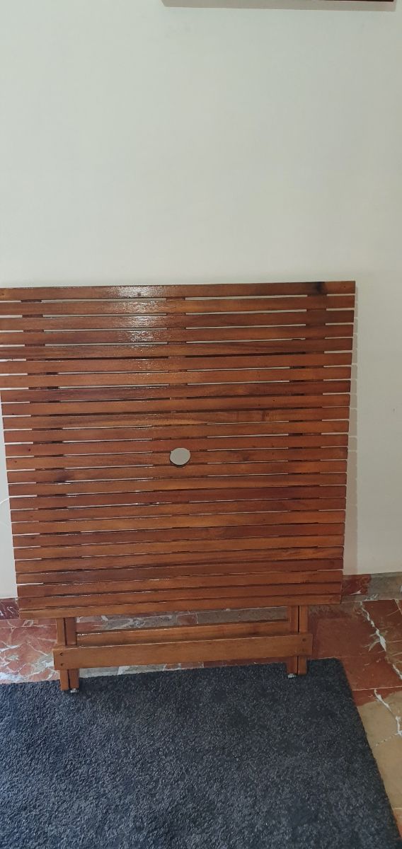 Mesa plegable madera ( buena calidad)