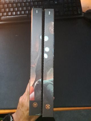 2 comics de la Edición Ultimate Marvel.