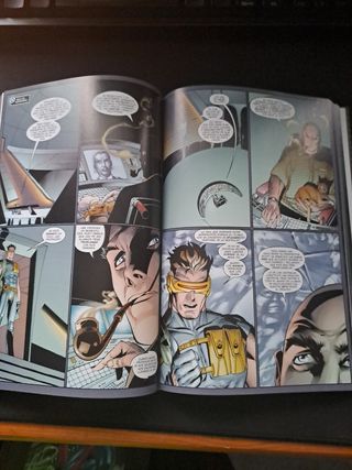 2 comics de la Edición Ultimate Marvel.