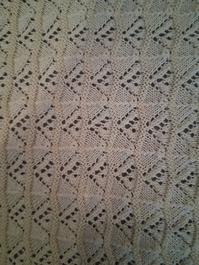 Mantas de ganchillo beige