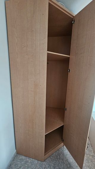 Armari raconer fusta
Armario esquinero madera