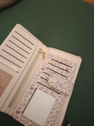 Monedero mujer beige floral