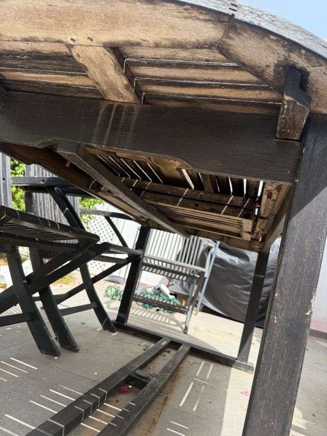 Mesa teka jardín + 5 sillas