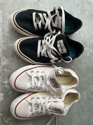 Converse: negras y blancas las dos 30€