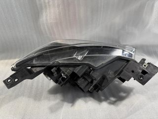 Faro Mazda CX-3 izquierdo Referencia D10E51040