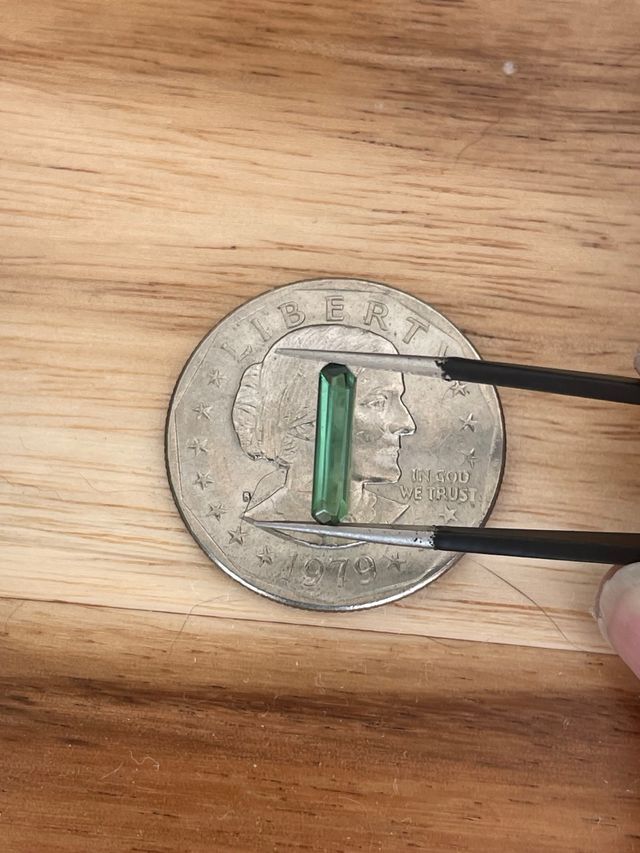 Turmalina verde afgana: piedra preciosa