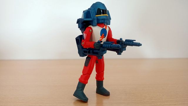 Madelman 2050 – Comandante Brand con mochila