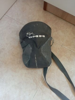 Magnesera DMM escalada