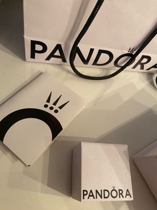 Anillo Pandora Corona Plata, con todas las cajas 