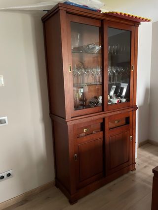 vitrina madera y cristal