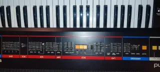 Roland Juno-6 Sintetizador